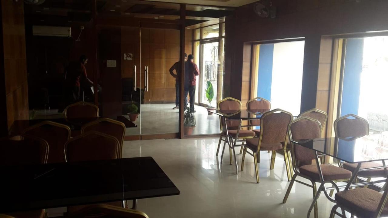 Hotel Shelter Tarapith Exteriör bild