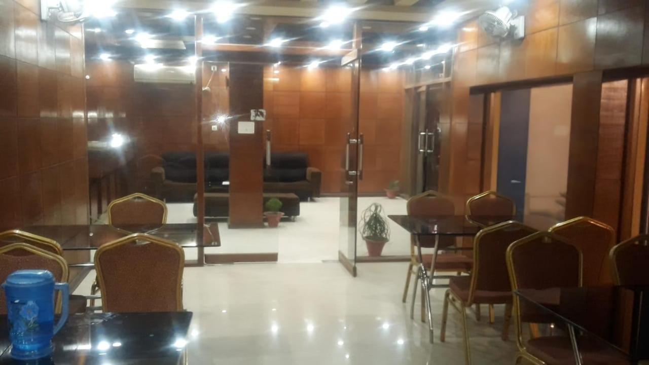 Hotel Shelter Tarapith Exteriör bild